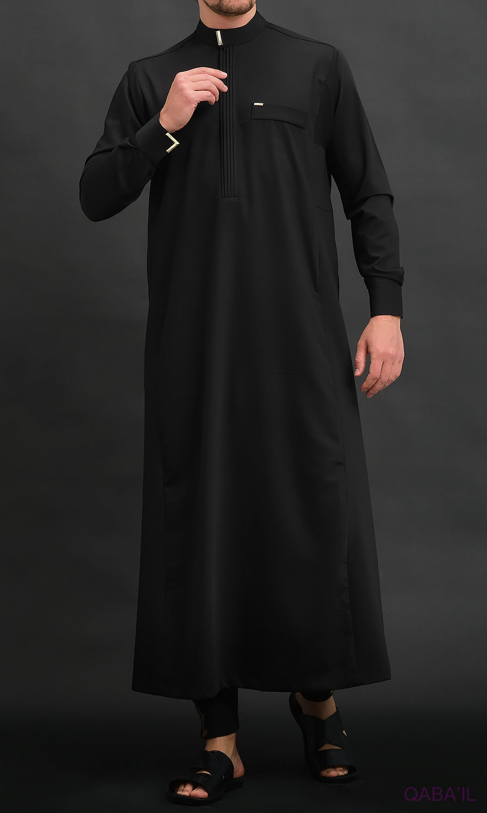 QL Qamis Bey in Black